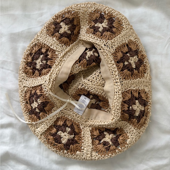 NWOT Crochet Patchwork Raffia Bucket Hat - Picture 4 of 5